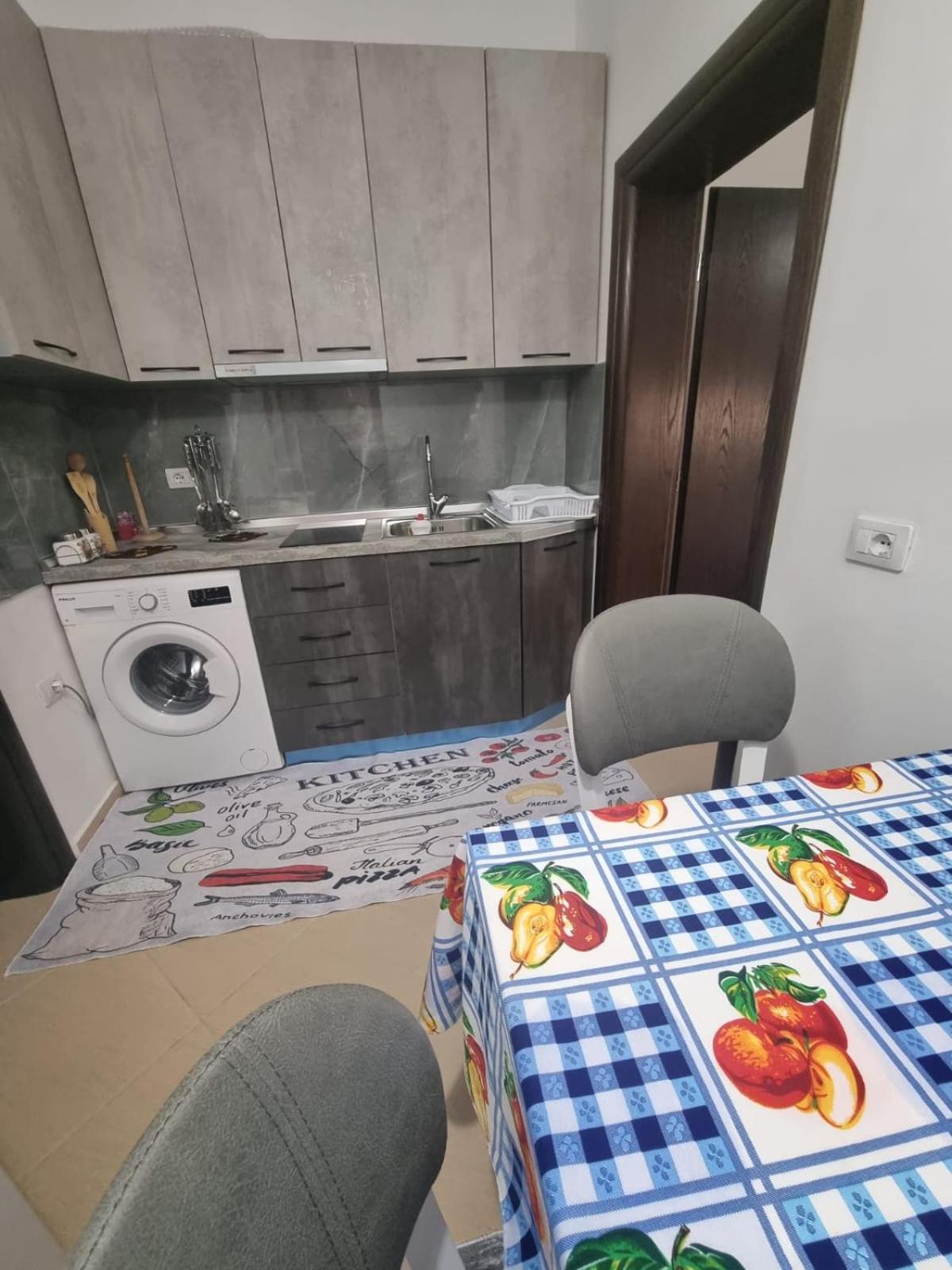 Vila Megi-Rent Room فلورا المظهر الخارجي الصورة