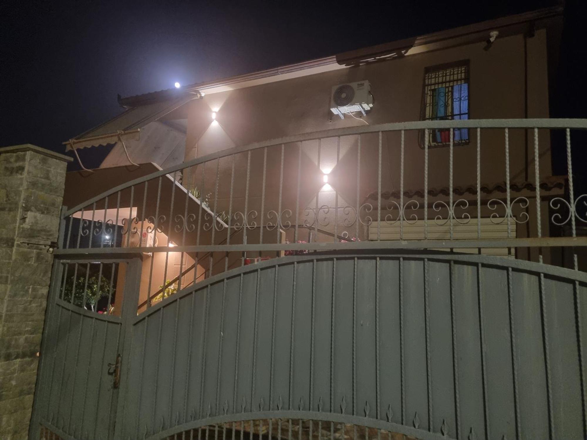 Vila Megi-Rent Room فلورا المظهر الخارجي الصورة