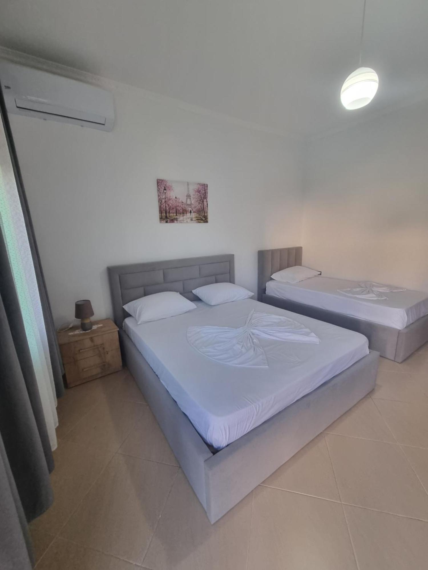 Vila Megi-Rent Room فلورا الغرفة الصورة