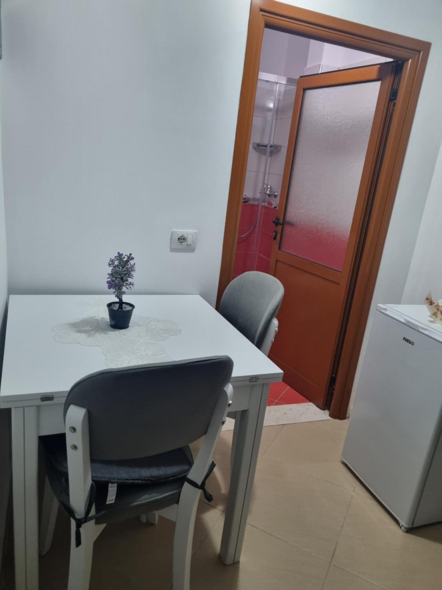 Vila Megi-Rent Room فلورا الغرفة الصورة