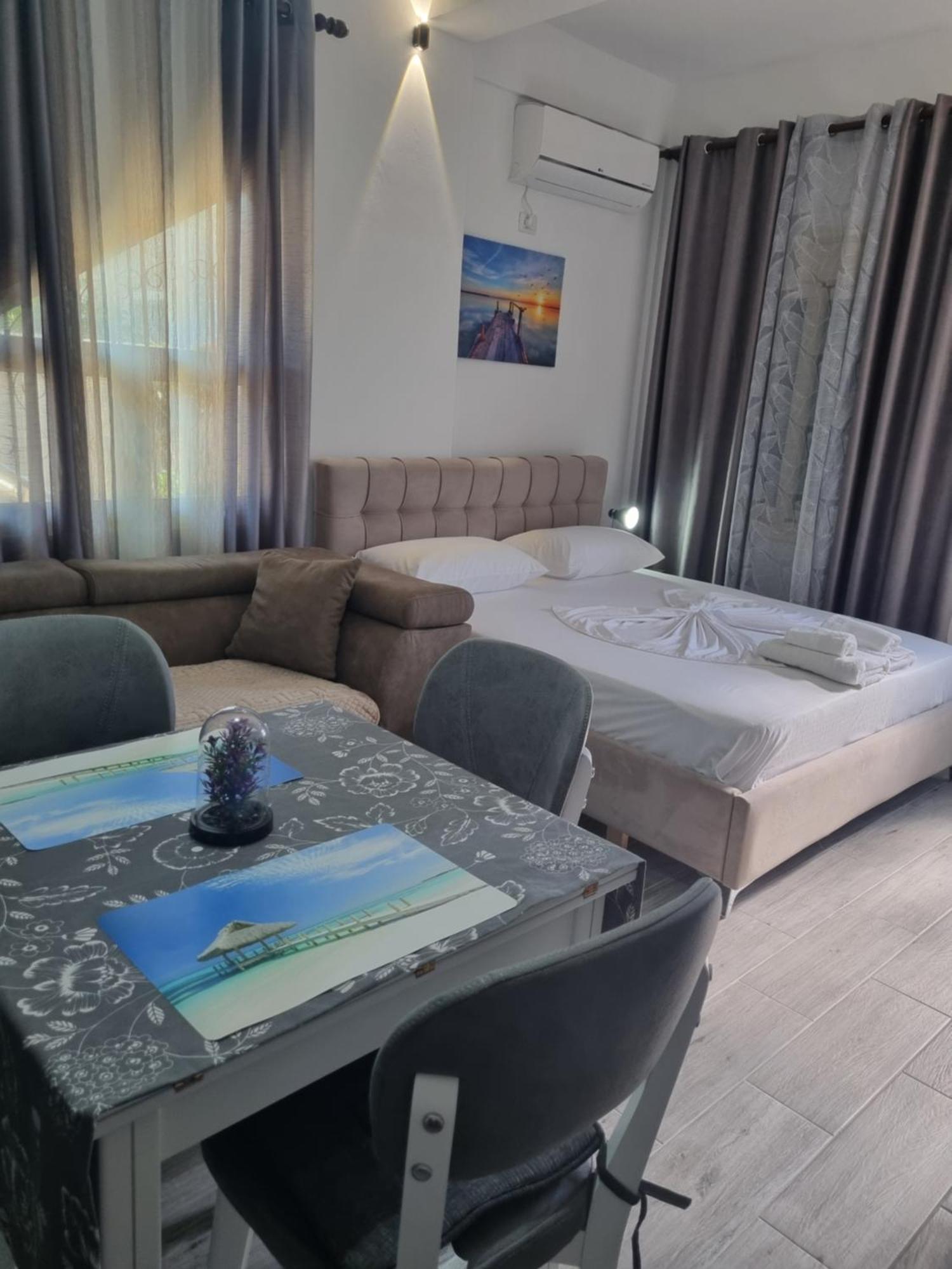 Vila Megi-Rent Room فلورا المظهر الخارجي الصورة