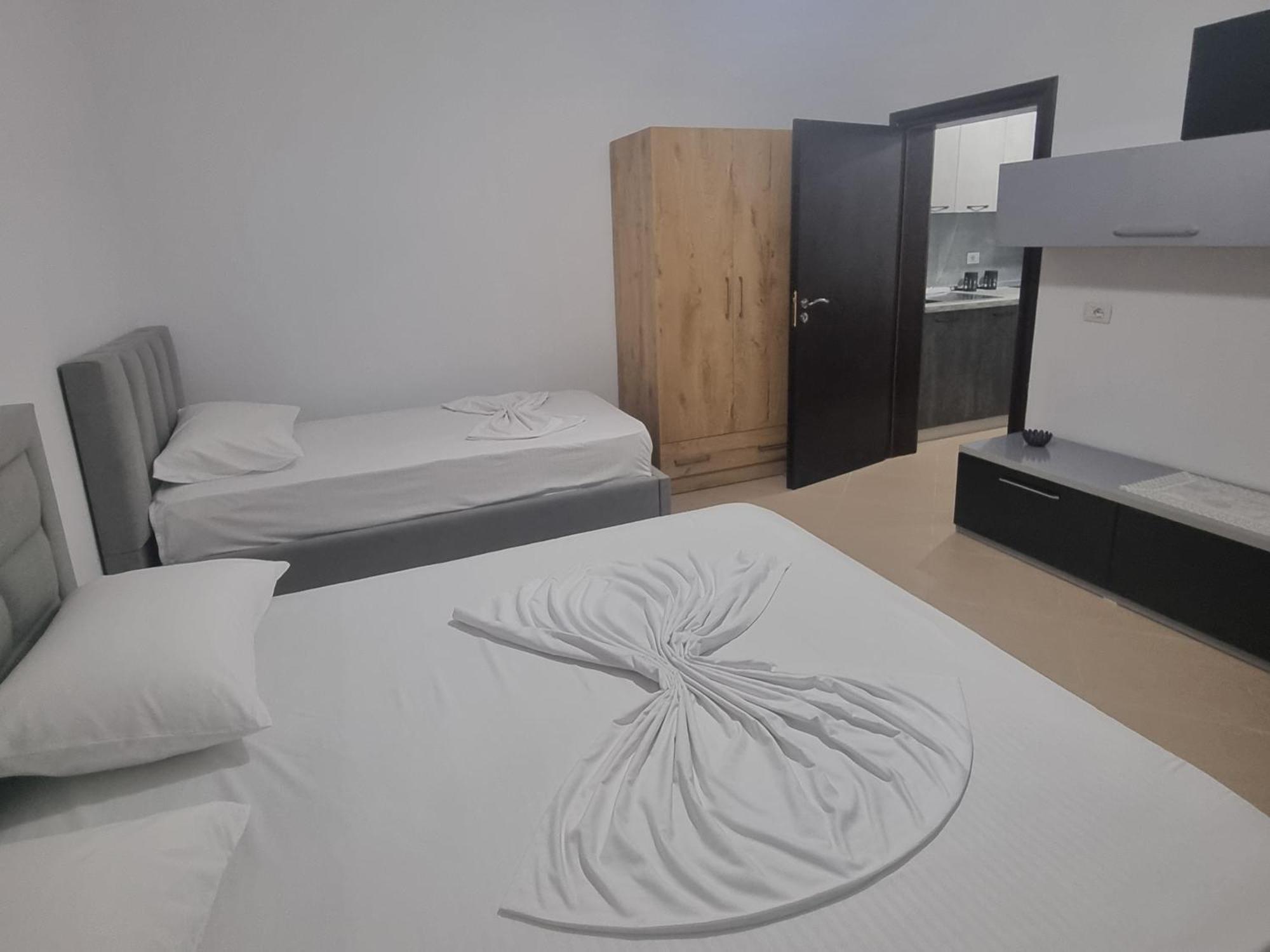 Vila Megi-Rent Room فلورا المظهر الخارجي الصورة