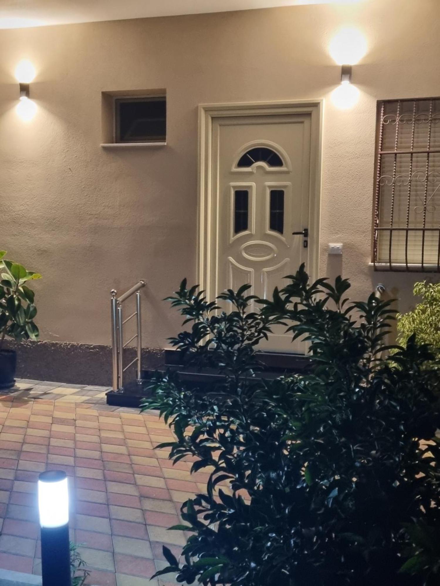 Vila Megi-Rent Room فلورا الغرفة الصورة