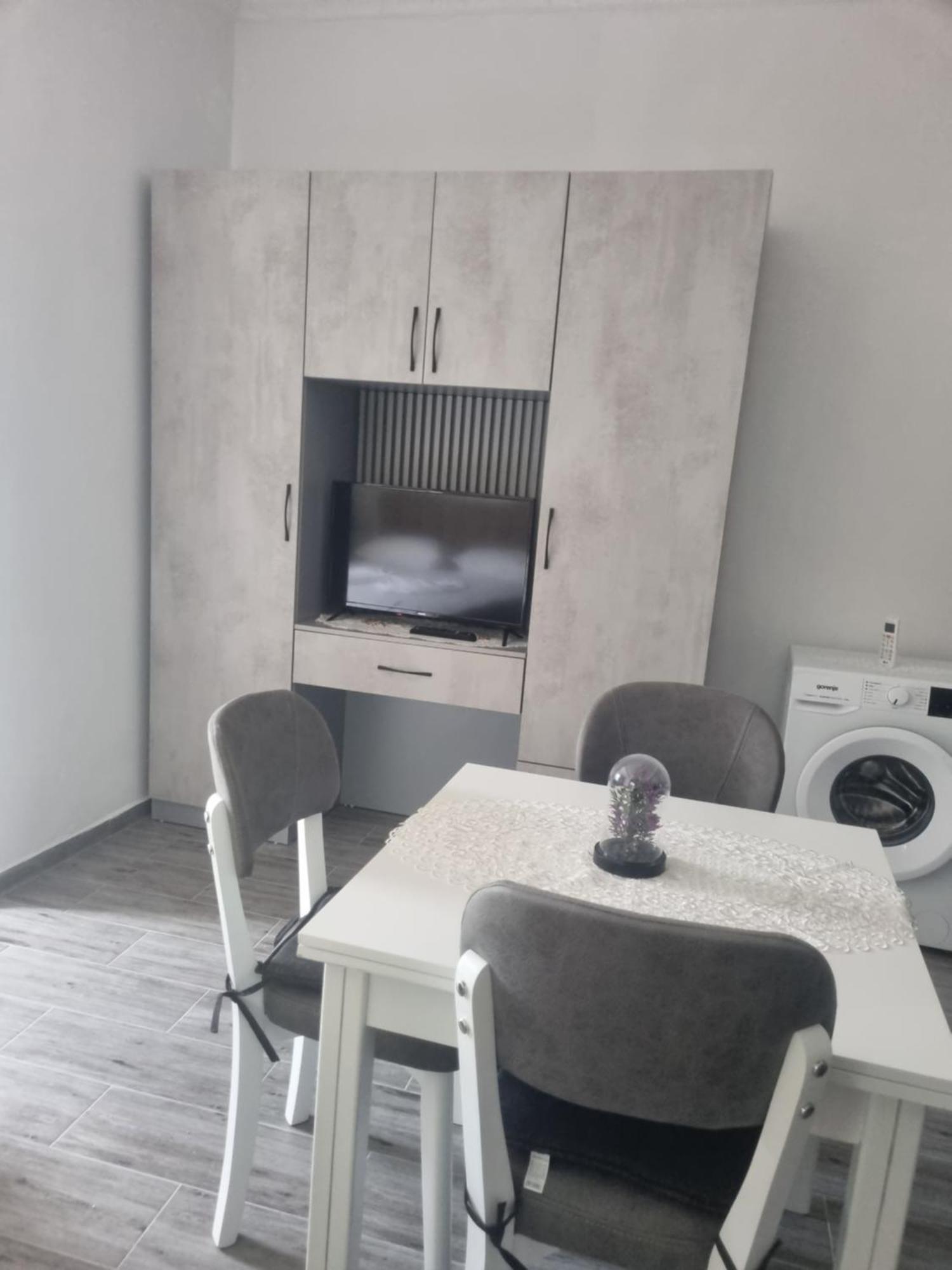 Vila Megi-Rent Room فلورا المظهر الخارجي الصورة